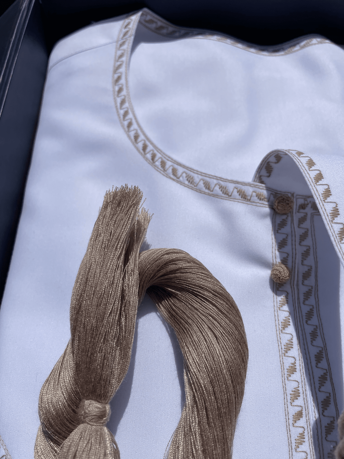 Mens Two Toned White Emirati Thobe with Caramel Embroidery