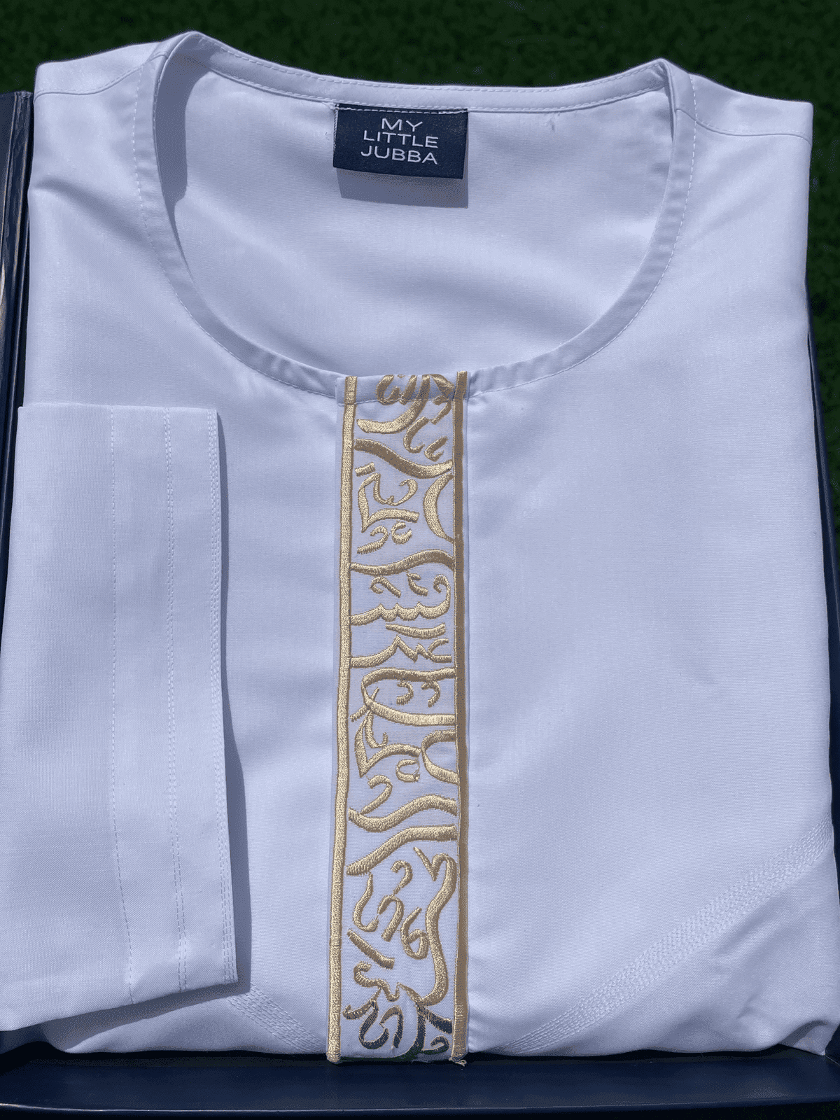 Mens White Emirati Thobe with Gold Calligraphy-LOOSE-2024-05-30