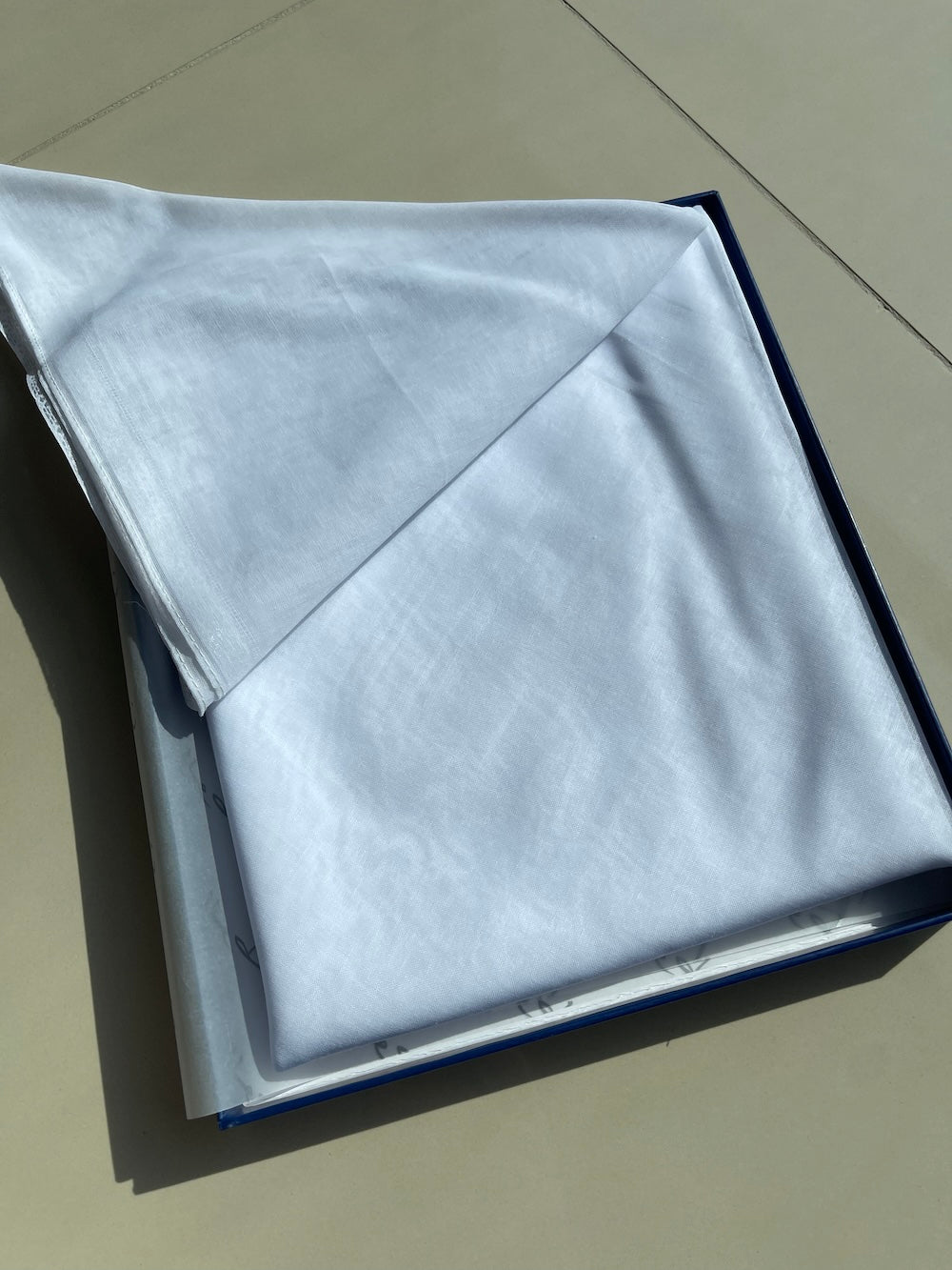 وشاح غترة فاخر أبيض سادة رجالي (صلب)