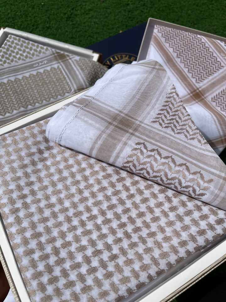 كوفية فاخرة باللون الذهبي الفاتح – وشاح تقليدي من القطن القاسي