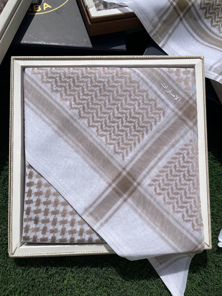 كوفية فاخرة باللون الذهبي الفاتح – وشاح تقليدي من القطن القاسي