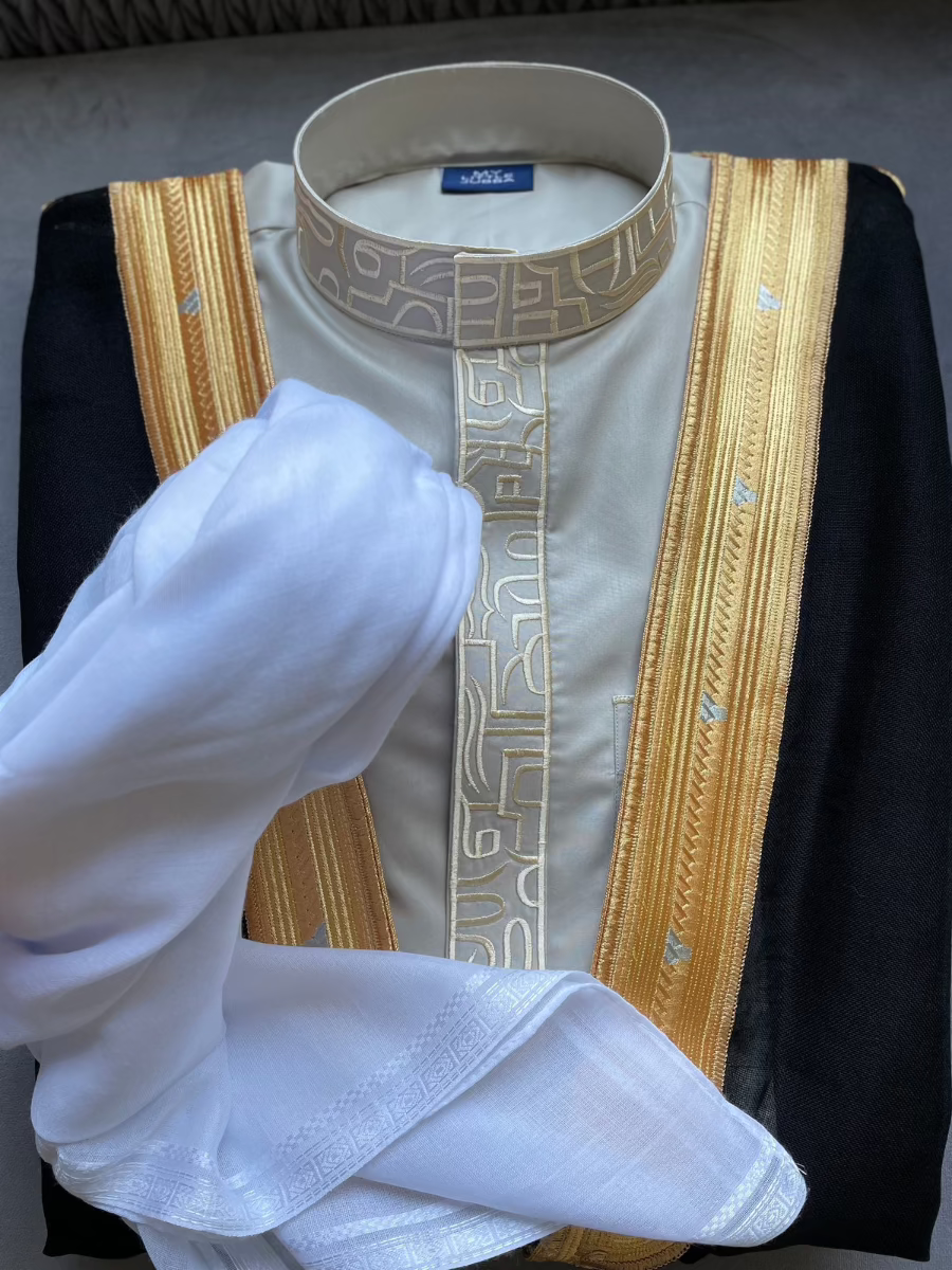 Thobe Rack Al Amir 5 piece Thobe Set Jubba Set, Full Qamees Set for Men