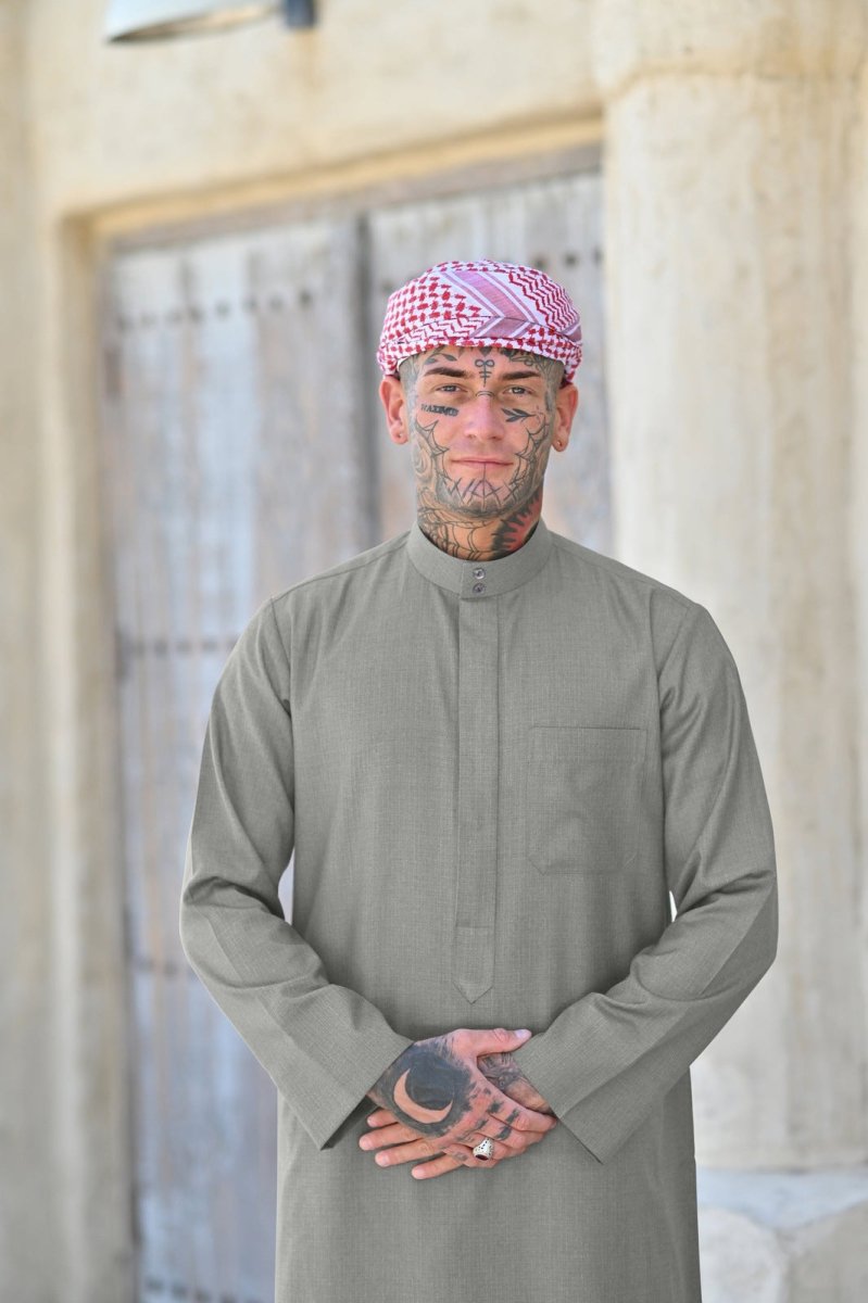 Mens Light Grey Saudi Thobe Mens Light Grey Saudi Thobe