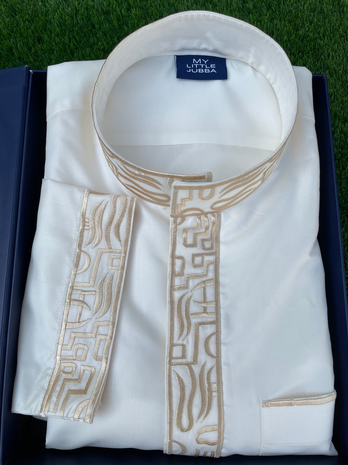 Mens White Saudi Thobe with Gold Embroidery-SLIM-2024-05-14
