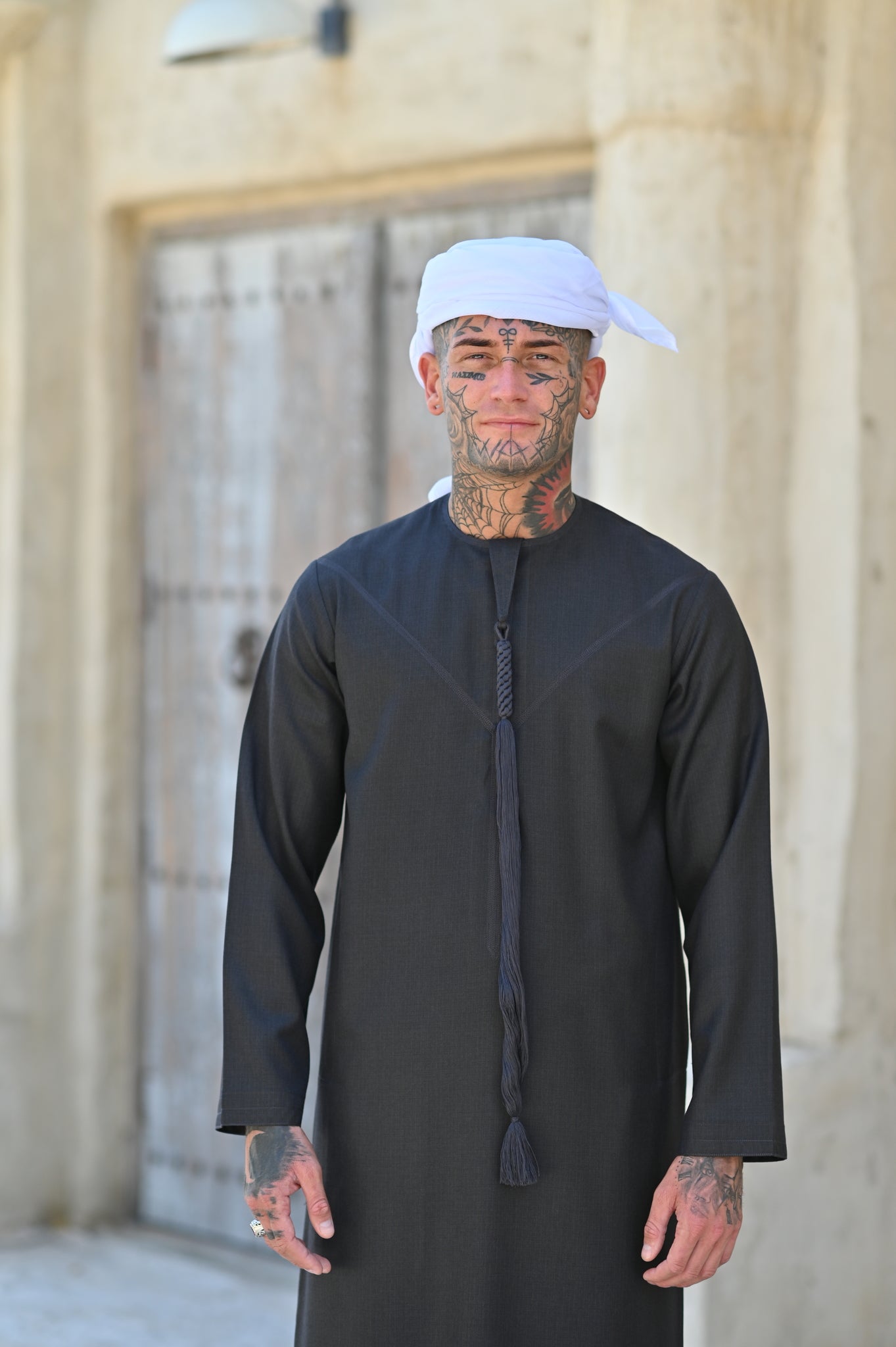 Mens Black Cashmere Wool Emirati Thobe